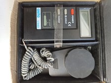 STRUMENTAZIONE LUXMETRO DIGITALE PER MISURARE L'INTENSITA' DELLA LUCE