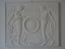 Opera d'autore in gesso di tipo bassorilievo (114 cm in larg. e 94 cm in alt.)
