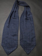 Piattelli Navy Ascot con quadrati blu e oro 51" x 6" LKNW! CC66