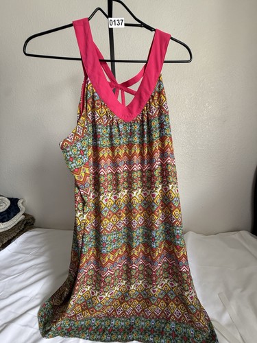 Maxi abito rosa geometrico