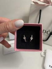 Pandora 293101c01 Orecchini Cerchi Pavè con Cuore Argento