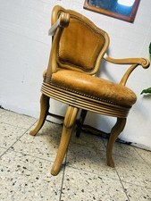 Poltrona con braccioli di