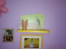 Cameretta angolare bambine verde e gialla con letti e comodini ottime condizioni