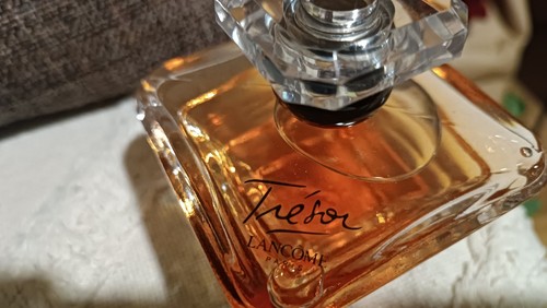 Eau parfum trèsor - de,