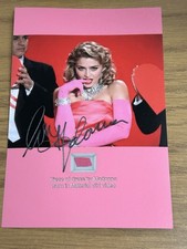 Madonna materiale indossato