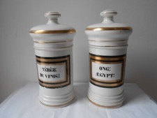 Coppia di antichi vasi da