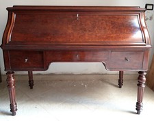 MAGNIFICO SCRITTOIO A RIBALTA