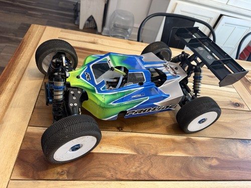 Team associated rc8b3 - associated, buggy