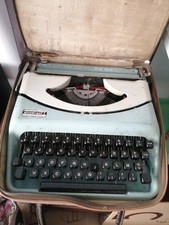 Macchina da scrivere vintage Antares