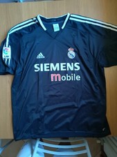 Maglia Real Madrid di qualche anno fa taglia XL. Usato in buone condizioni.