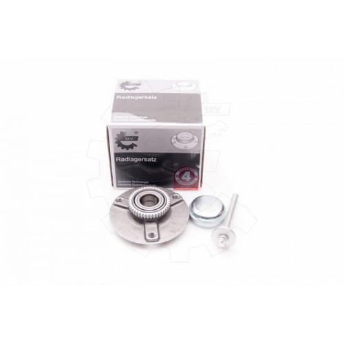Front wheel hub for land - wheel,
