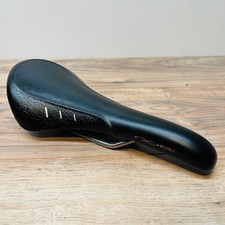 Sella Fizik Wing Flex Gobi Titanium Rail in pelle nera 2005