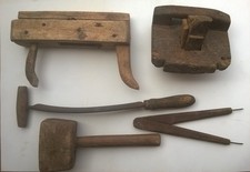 Lotto di 5 antichi attrezzi da