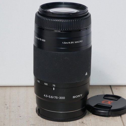 Sony 300mm 5 - 75-300mm, f/4.5-5.6