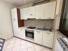 cucina completa di elettrodomestici usata