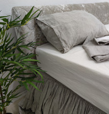 Federa cuscino in lino con patta stile casalinga ammorbidita stonewashed look shabby