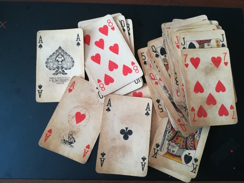 Vecchie carte da gioco - da,