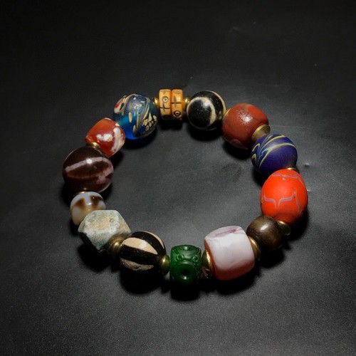 Bracciale unico tibetano