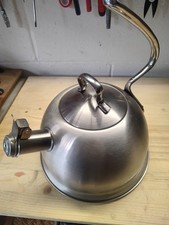 teiera in acciaio satinato