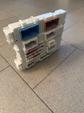 SCATOLA FUSIBILI USATA VOLVO V40 cod. 31394963