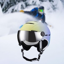 Casco da sci e occhiali da sci
