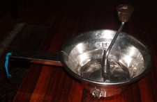 Passapomodoro passa pomodoro verdure a manovella in acciaio inox