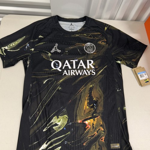New nike paris - m,