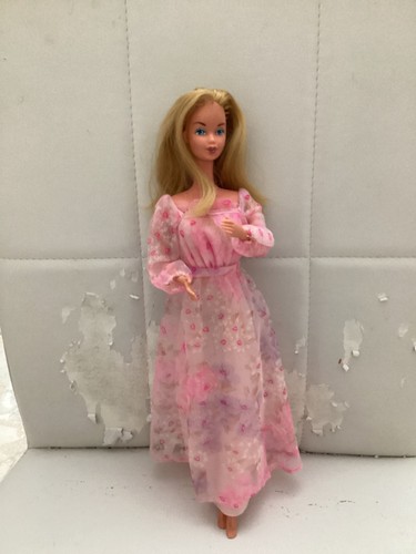 Barbie kissing 1978