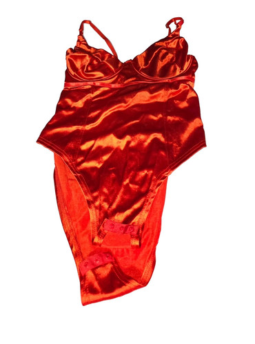 Body rosso lucido con spalline