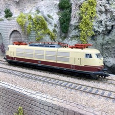 Locomotive électrique BR 103
