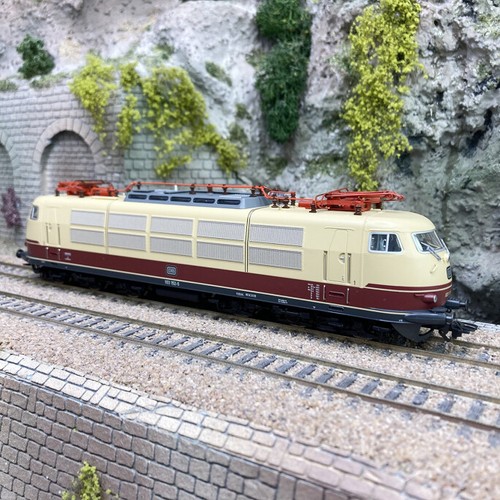 Locomotive électrique 103 - br,
