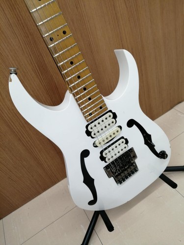 Chitarra elettrica modello