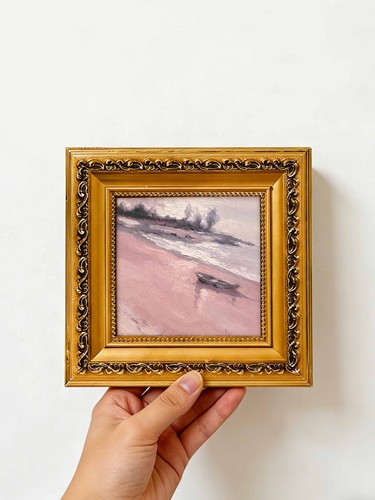 Spiaggia rosa con piccola