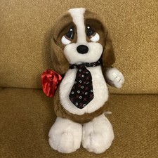 Peluche cane George Valentino Sad Sam XOXO cravatta rosa San Valentino Sweetheart Hound giocattolo