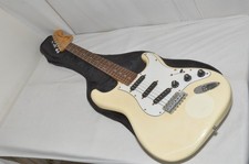FENDER JAPAN Stratocaster