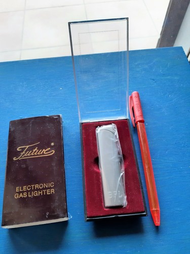 Accendino future vintage - 09.,