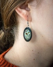 Orecchini pendenti da donna di forma ovale, decorati con finta pietra brillante