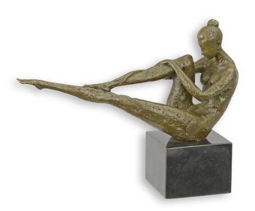 Scultura bronzo donna - in,