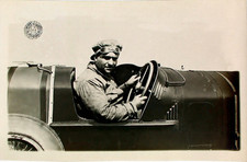 foto originale in bianco e nero di fabbrica Alfa Romeo, Giuseppe Campari al vola