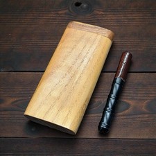 Dugout in legno marrone pieno