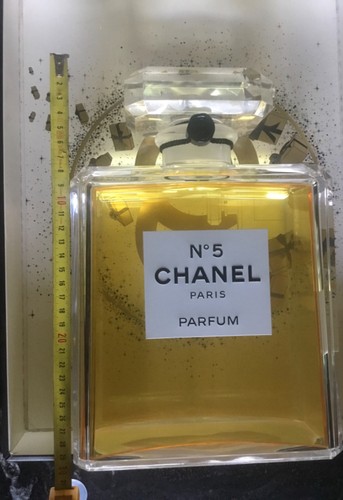 Rare factice parfum géant xxl - géant,