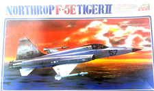 RARO NUOVO ACE 1:32 Northrop