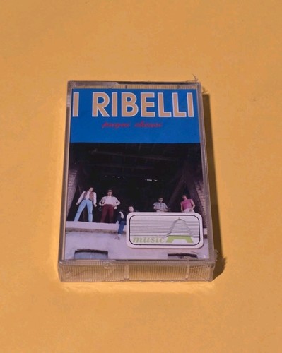 Ribelli pugni chiusi - ribelli, "pugni
