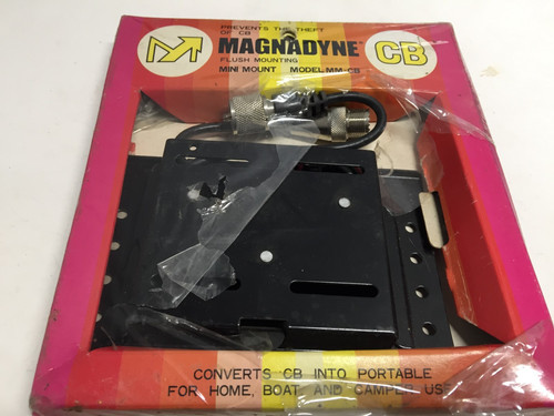 New vintage magnadyne radio - magnadyne,