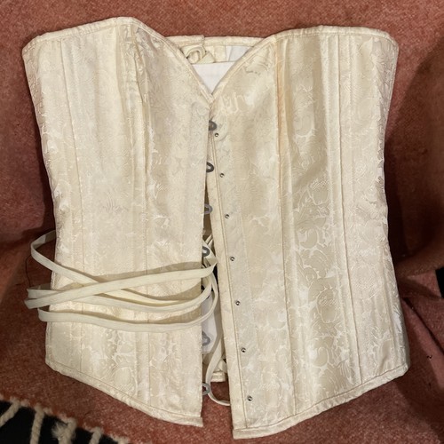 Corsetto color crema