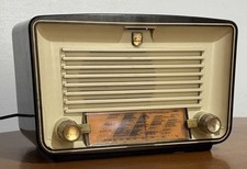Piccola radio d’epoca in bachelite a valvole Philips BI210A del 1952