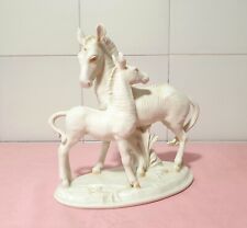 Karl Ens Statuina in fine porcellana tedesca XX sec. Cavallo con puledro