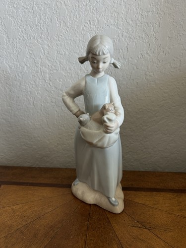 Statuina porcellana nao - nao, by