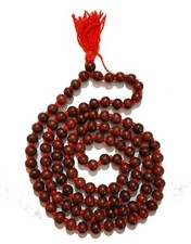 Collana in legno di sandalo