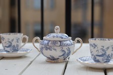 SET di tazzine e piattini in